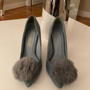 Jean heel furry ball size 8